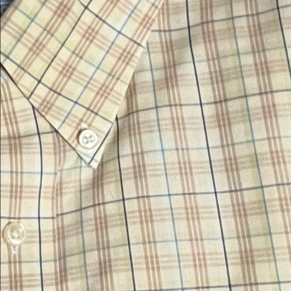 Jos. A. Bank plaid short sleeve button down shirt. Size L stays cool - Picture 2 of 3